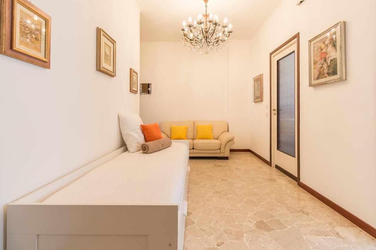 Alessia'S Flat- Sondrio M3 Apartment Milan Exterior photo