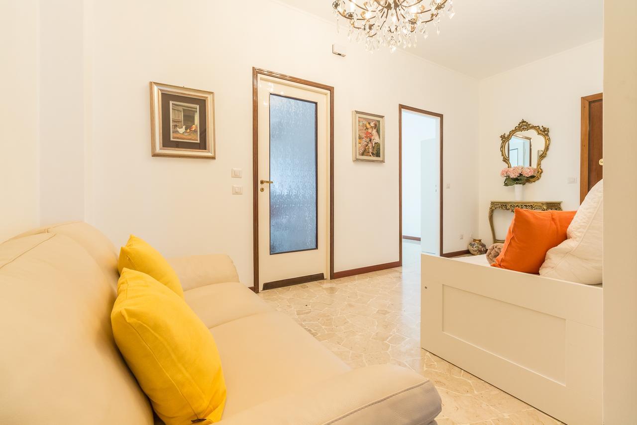 Alessia'S Flat- Sondrio M3 Apartment Milan Exterior photo